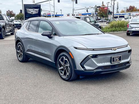 New 2026 Chevrolet Equinox EV LT image 5