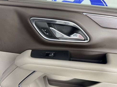 Used 2023 Chevrolet Suburban LT image 41