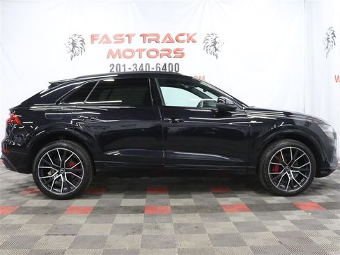 Used 2021 Audi Q8 Premium Plus w/ Premium Plus Package image 5