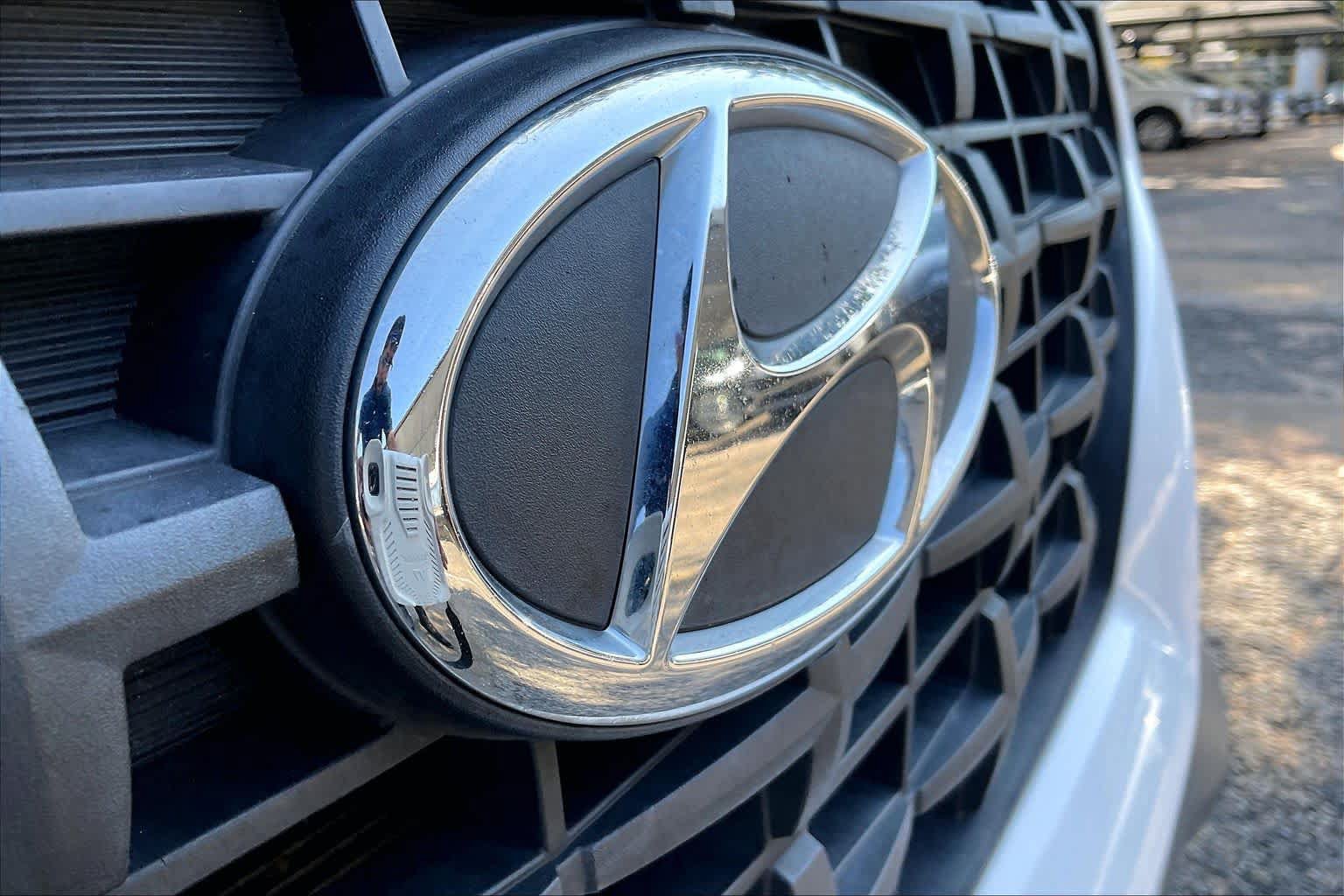 Used 2021 Hyundai Venue SE FWD image 31