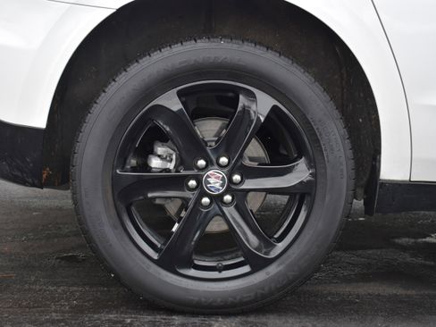 Used 2024 Buick Enclave Essence w/ Experience Buick Package image 38