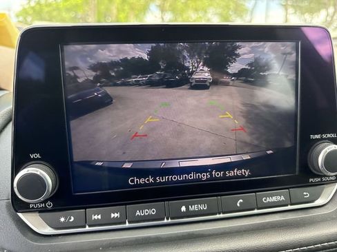Used 2023 Nissan Rogue SV FWD image 17