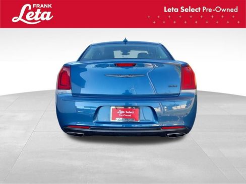 Used 2022 Chrysler 300 Touring L image 8