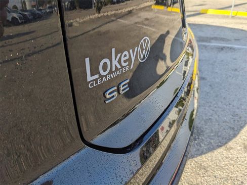 Certified 2022 Volkswagen Atlas Cross Sport SE image 11