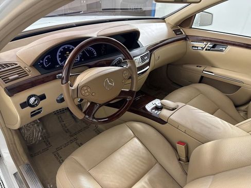 Used 2010 Mercedes-Benz S 550 4MATIC image 13