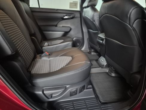 New 2026 Toyota Highlander XSE image 39