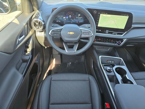 New 2026 Chevrolet Equinox LT w/ Convenience Package II FWD image 27