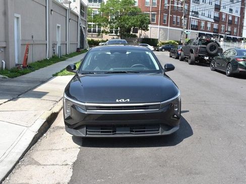 Used 2025 Kia K4 FWD image 2