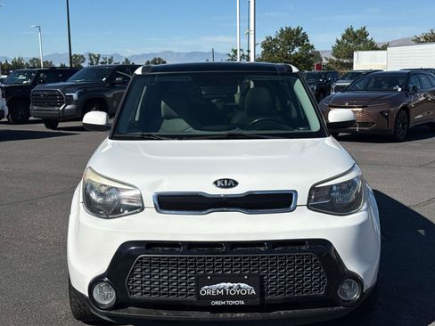 Used 2016 Kia Soul + w/ Primo Package FWD image 2