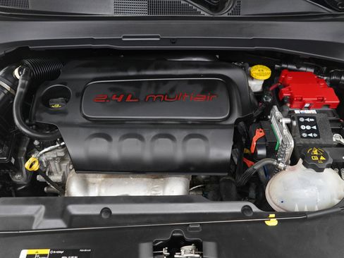 Used 2021 Jeep Compass Latitude image 30