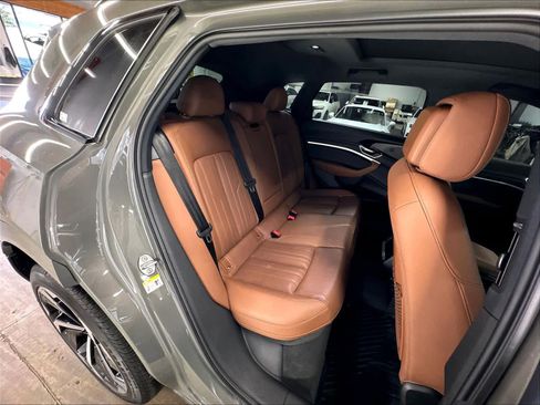 Certified 2024 Audi Q8 e-tron Premium Plus w/ Premium Plus Package AWD/4WD image 28