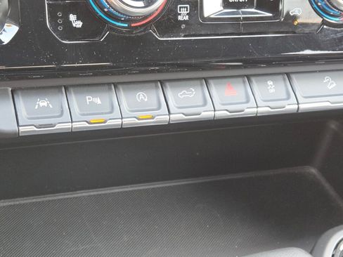 Used 2023 GMC Sierra 1500 AT4 w/ AT4 Premium Package image 34