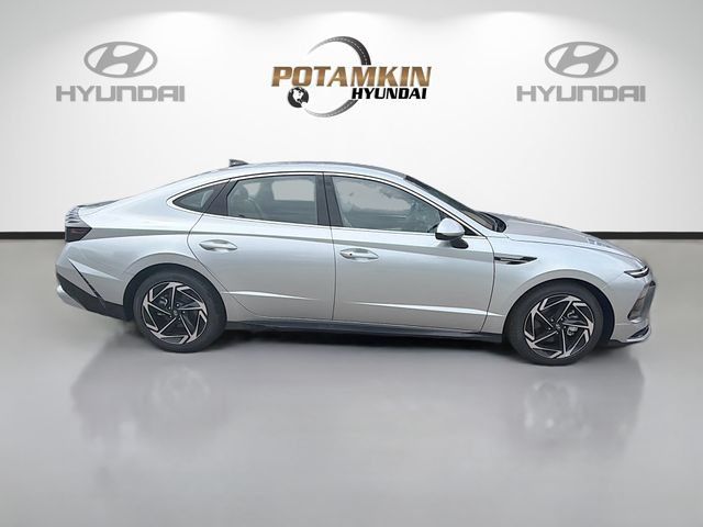 New 2026 Hyundai Sonata SEL FWD image 4