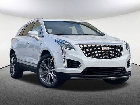 Used 2025 Cadillac XT5 Premium Luxury image 2