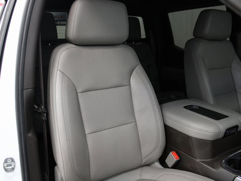 Used 2020 Chevrolet Silverado 1500 LTZ w/ LTZ Convenience Package image 29