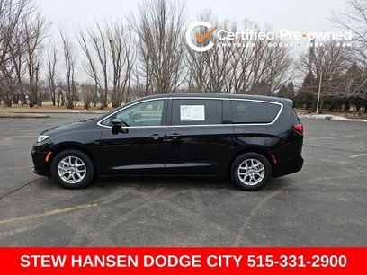 Used 2024 Chrysler Pacifica Touring-L