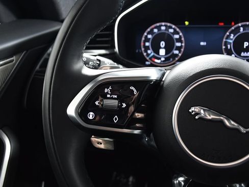 Used 2026 Jaguar F-PACE R-Dynamic S AWD/4WD image 29