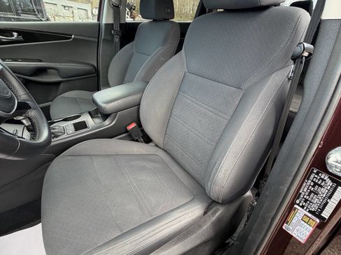Used 2019 Kia Sorento S image 12
