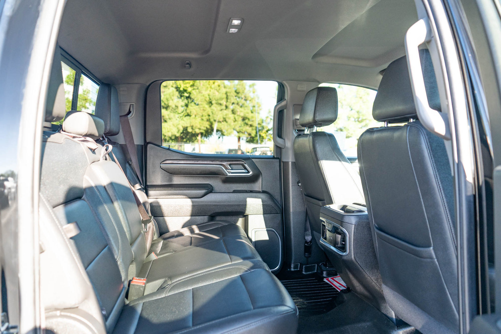 Used 2023 Chevrolet Silverado 1500 LTZ w/ Technology Package AWD/4WD image 21
