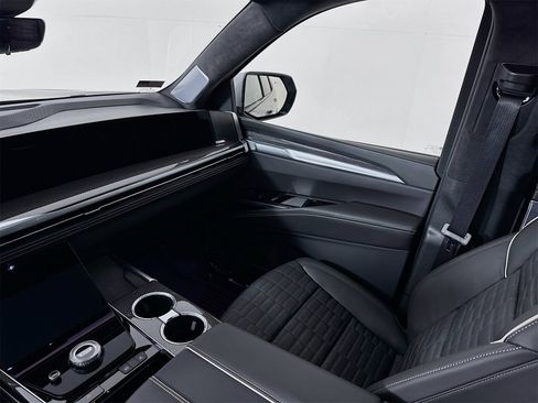 Used 2025 Cadillac Escalade V image 26