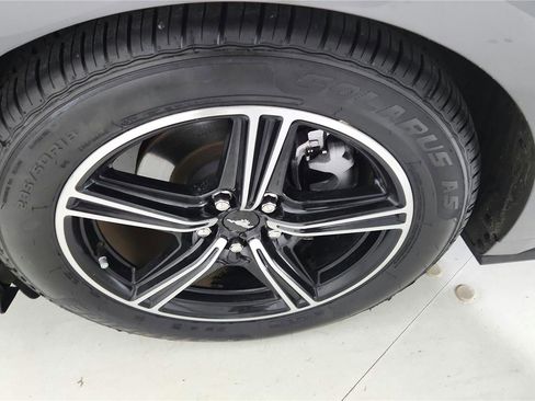 Used 2024 Ford Mustang Coupe image 28