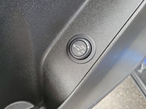 Used 2019 Chevrolet Equinox LT image 20