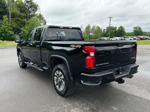 Used 2021 Chevrolet Silverado 2500 Custom w/ Custom Value Package AWD/4WD image 3