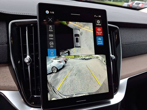 Certified 2026 Volvo XC90 B6 Plus AWD/4WD image 19