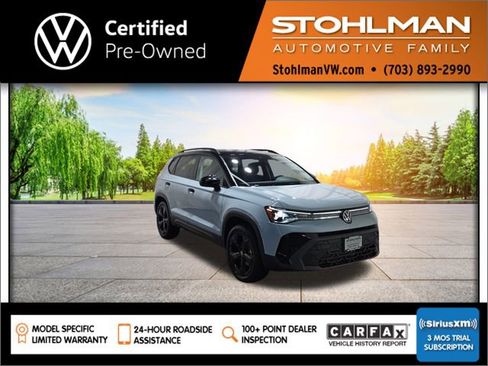 Certified 2025 Volkswagen Taos SE image 1
