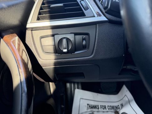 Used 2016 BMW 320i xDrive Sedan image 29