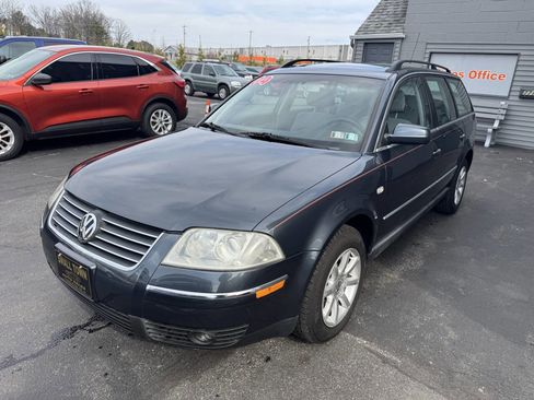 Used 2004 Volkswagen Passat GLS FWD image 3