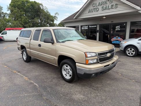Used 2006 Chevrolet Silverado 1500 LT w/ Light Duty Power Package RWD image 2