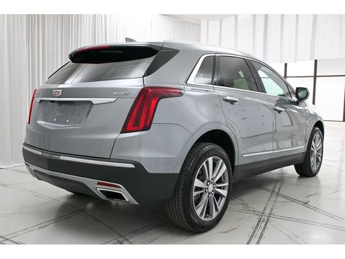 Used 2024 Cadillac XT5 Premium Luxury image 7