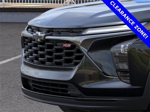 New 2025 Chevrolet Trax RS w/ Sunroof Package image 13