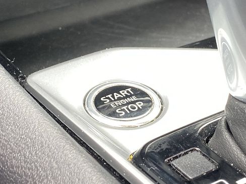Certified 2021 Nissan Altima 2.5 SV w/ SV Premium Package FWD image 9