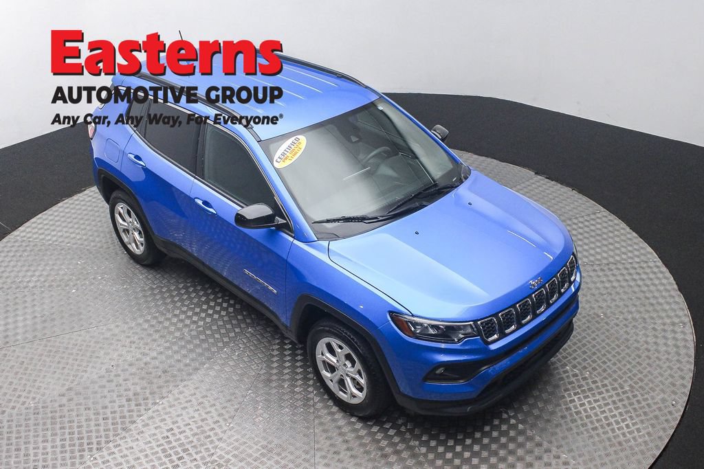 Used 2024 Jeep Compass Latitude AWD/4WD image 5