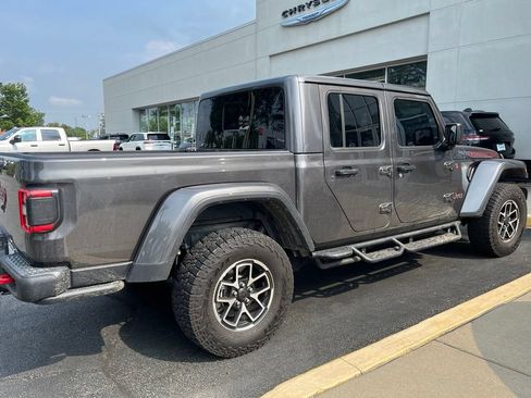 Used 2025 Jeep Gladiator Rubicon w/ Convenience Group AWD/4WD image 4