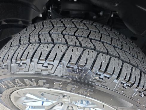 Used 2022 RAM 1500 Laramie w/ Sport Appearance Package image 12