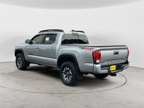 Used 2019 Toyota Tacoma TRD Off-Road AWD/4WD image 3