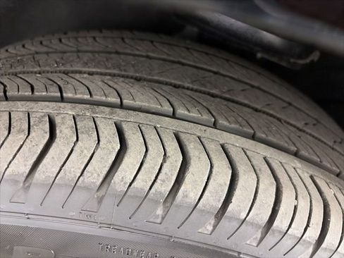 Certified 2025 Buick Envision Sport Touring image 11