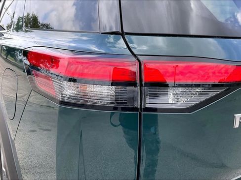 Used 2024 Nissan Pathfinder SL w/ SL Premium Package image 20