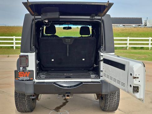 Used 2014 Jeep Wrangler Sport AWD/4WD image 13