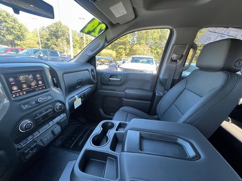 Used 2024 Chevrolet Silverado 1500 W/T w/ Z71 Off-Road Package image 10