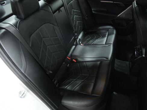 Used 2026 BMW 530i xDrive w/ Premium Package image 15