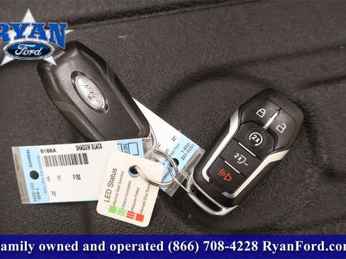 Used 2016 Ford F150 Platinum w/ Equipment Group 701A Luxury image 7