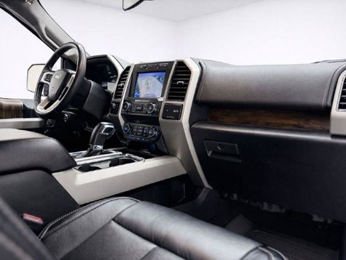 Used 2020 Ford F150 Lariat image 38