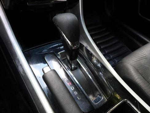 Used 2016 Honda Accord LX image 10