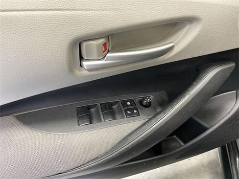 Used 2020 Toyota Corolla LE image 14
