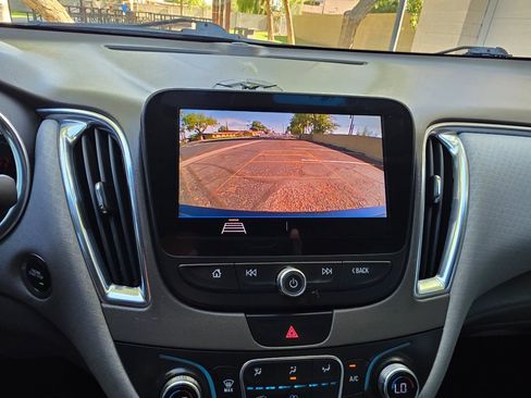 Used 2019 Chevrolet Malibu LT FWD image 39