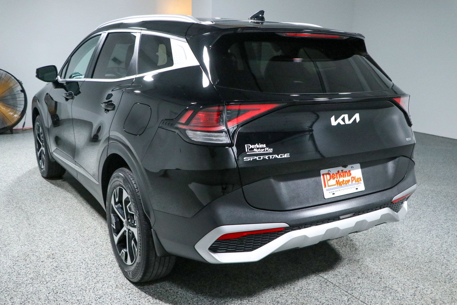 Used 2024 Kia Sportage EX AWD/4WD image 9